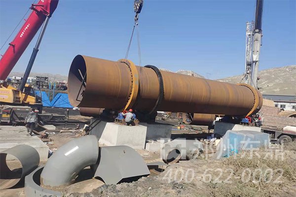 煤泥烘干機(jī)設(shè)備吊車安裝現(xiàn)場圖